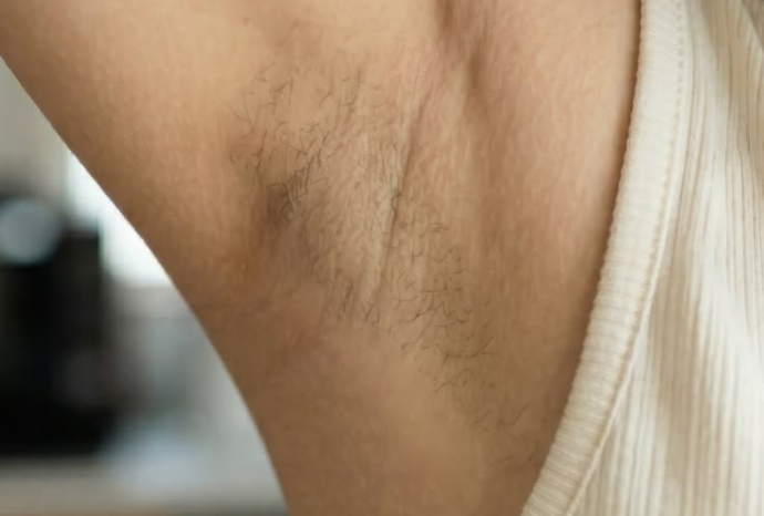 Đừng Bật Máy Vội! Check 5 Món Cần Thiết Để Wax Lông Tại Nhà