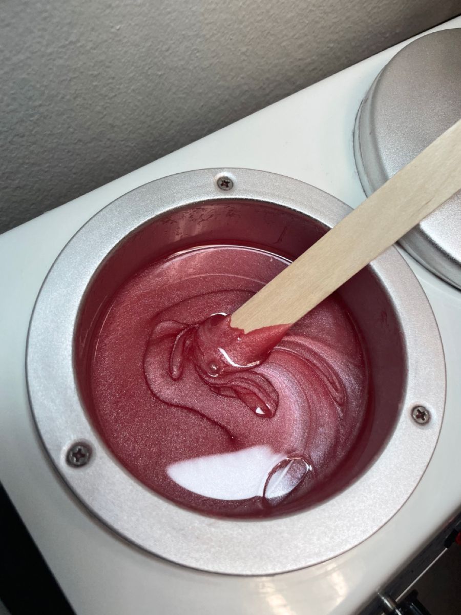 Wax lông lần đầu bằng sáp wax nóng