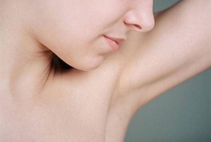Wax Lông Nách Có Giảm Hôi Nách Không?